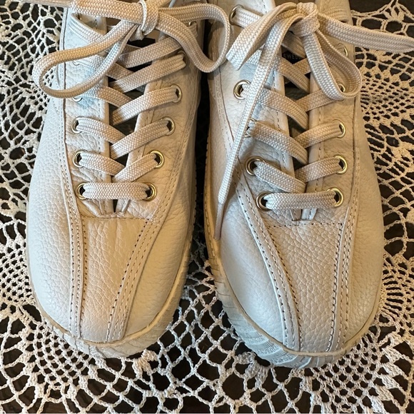 Tretorn Original Nylite Light Tan Leather Lace Up Sneakers - Picture 5 of 15